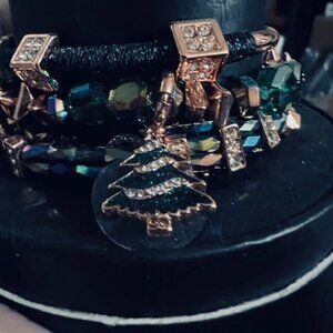 STUNNING HOLIDAY STACK WITH REMOVABLE CHRISTMAS TREE CHARM